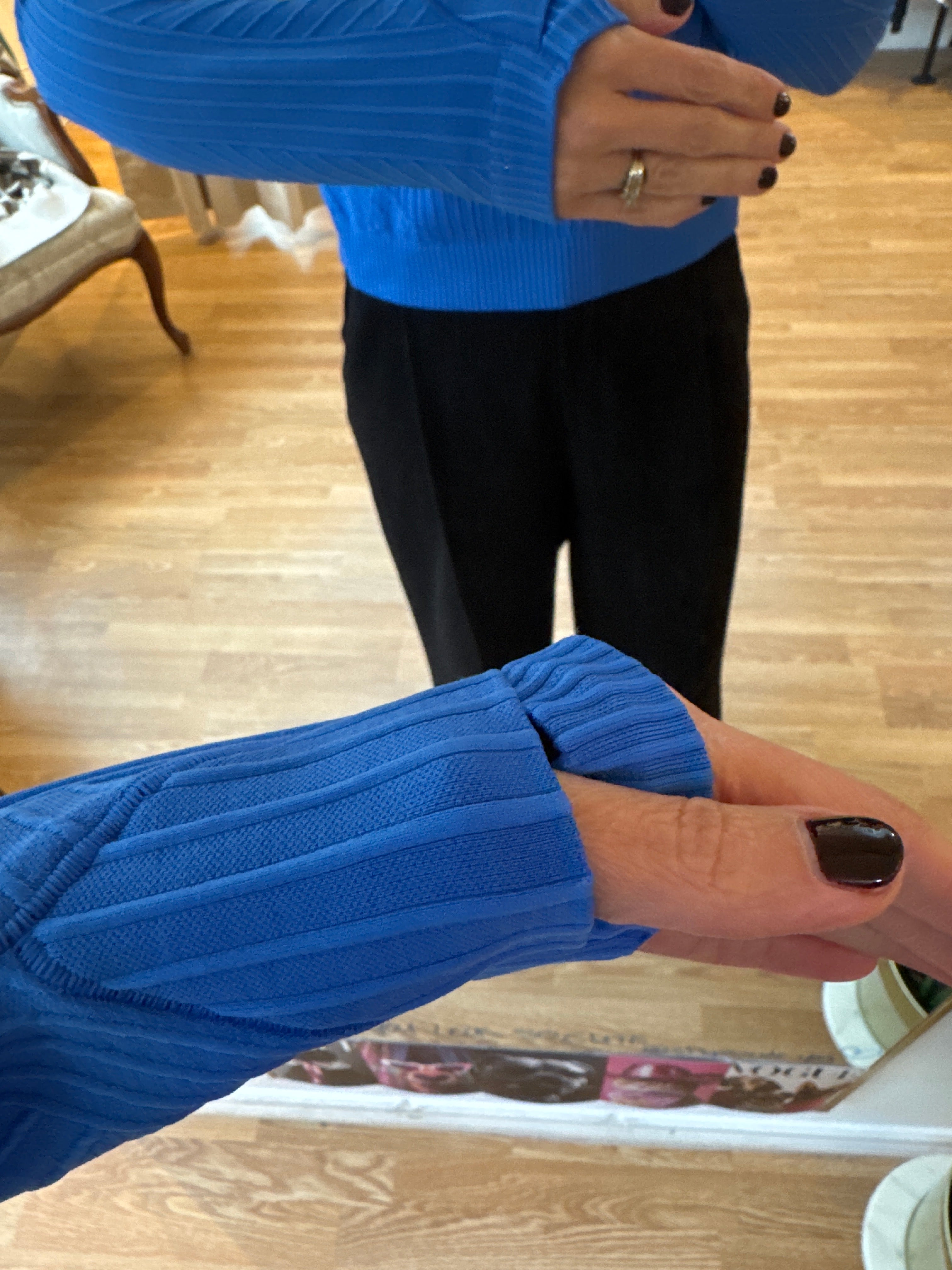 Lululemon 1/2 Zip Workout Top, 8 (best guess)