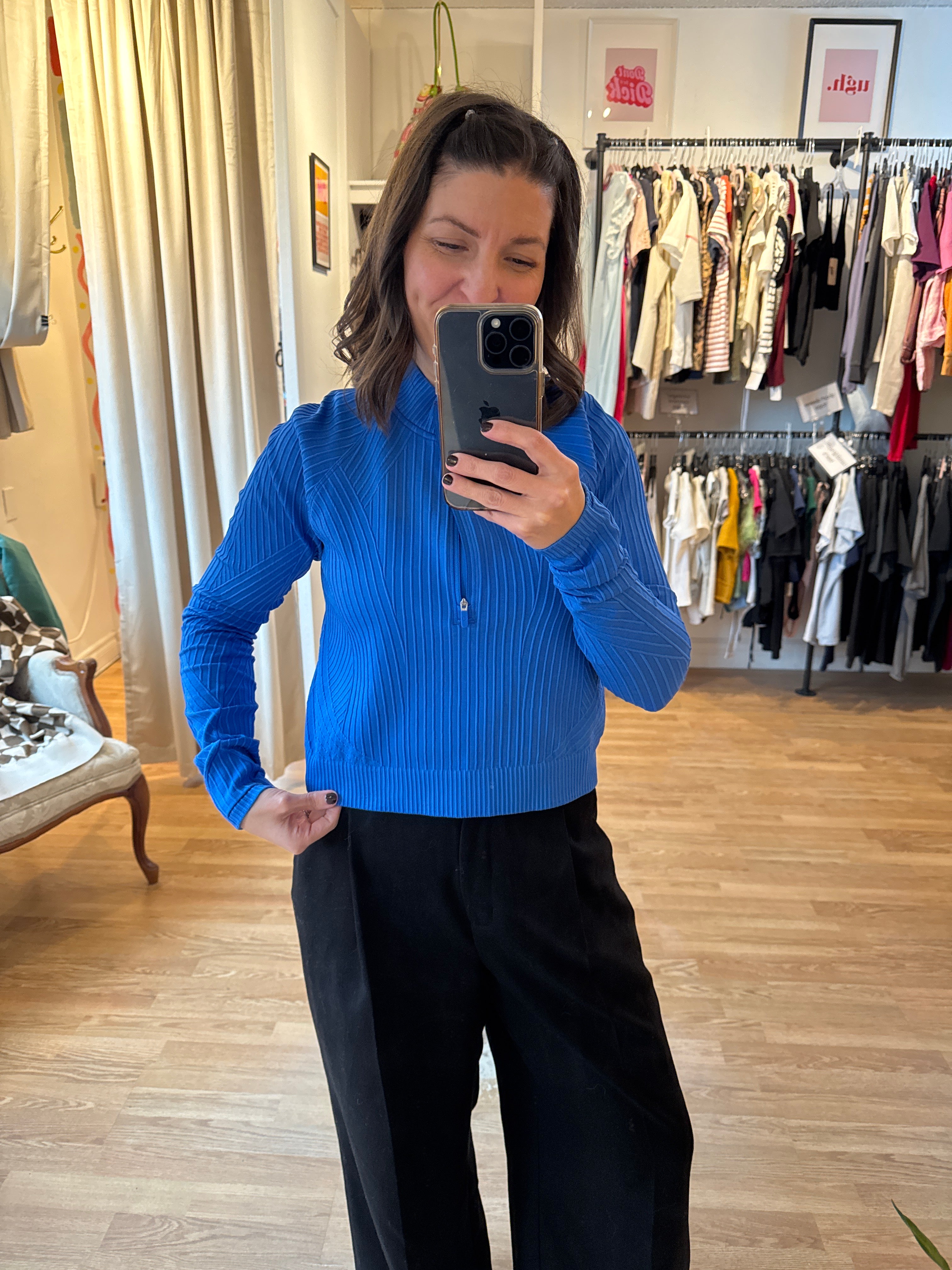 Lululemon 1/2 Zip Workout Top, 8 (best guess)